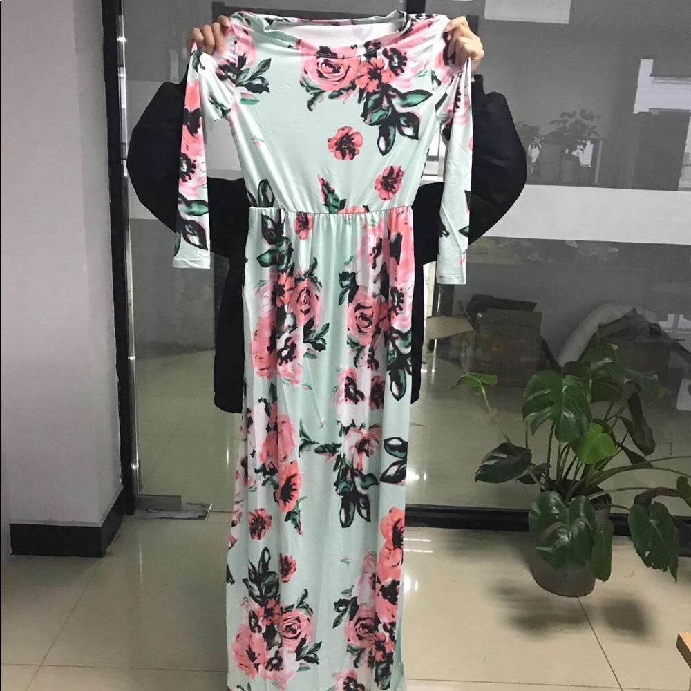 Vintage Floral Maxi Style Dress - Picture 3 of 3